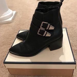ISO these booties!!!!